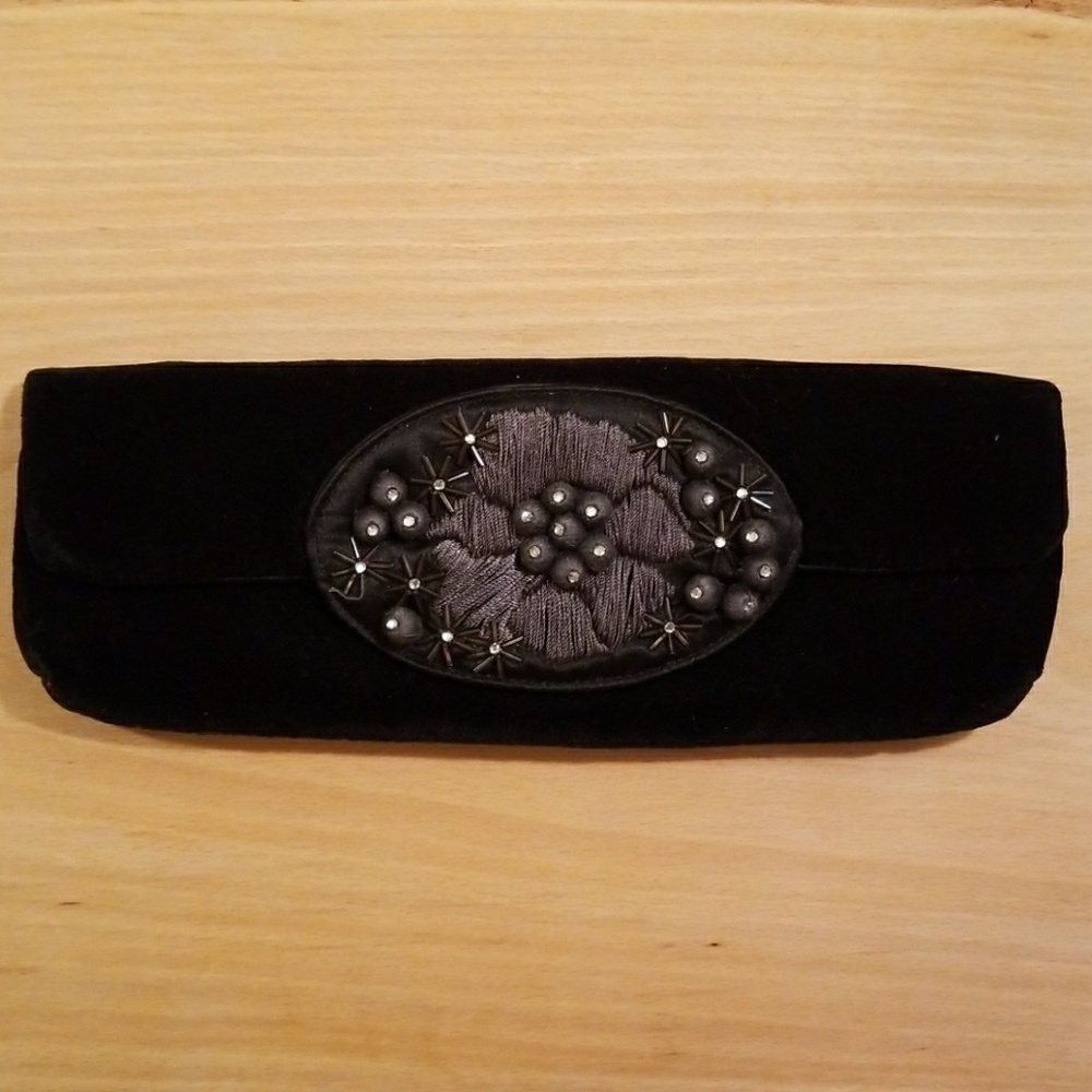 NWOT Tory Burch authentic beaded clutch